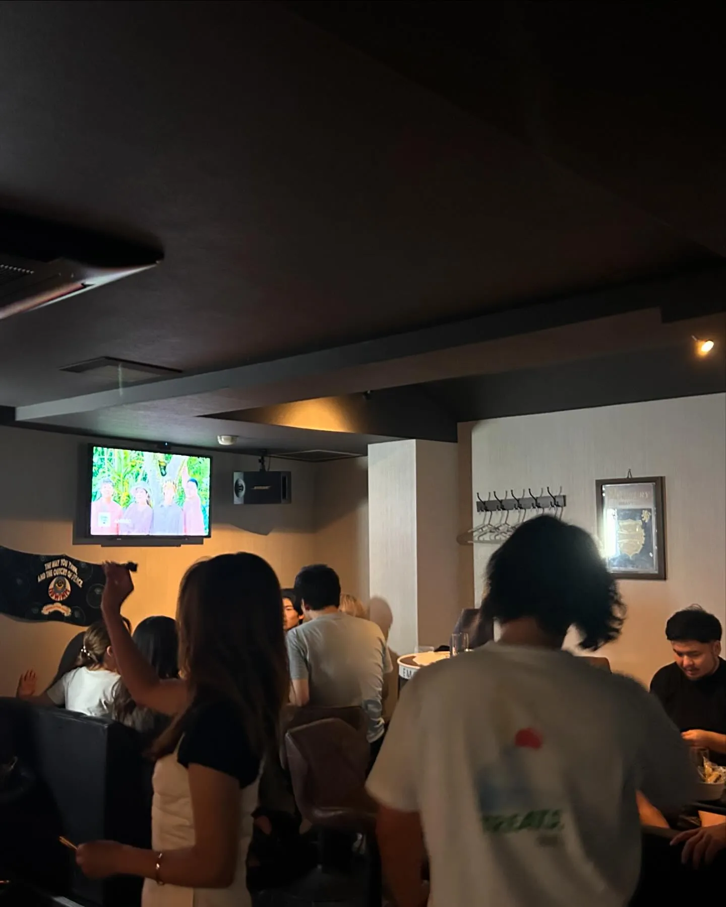 なんばでカラオケ、ダーツができるバーはbar all-in