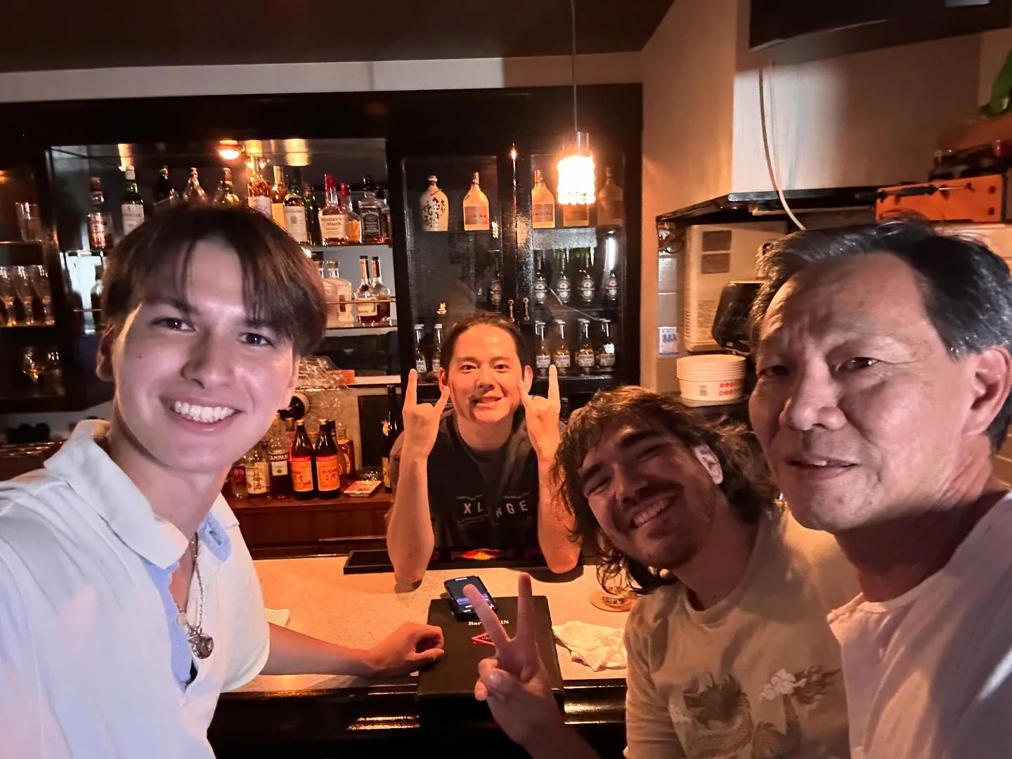 大阪、なんば、裏難波で1番ホットなBar ALL-IN