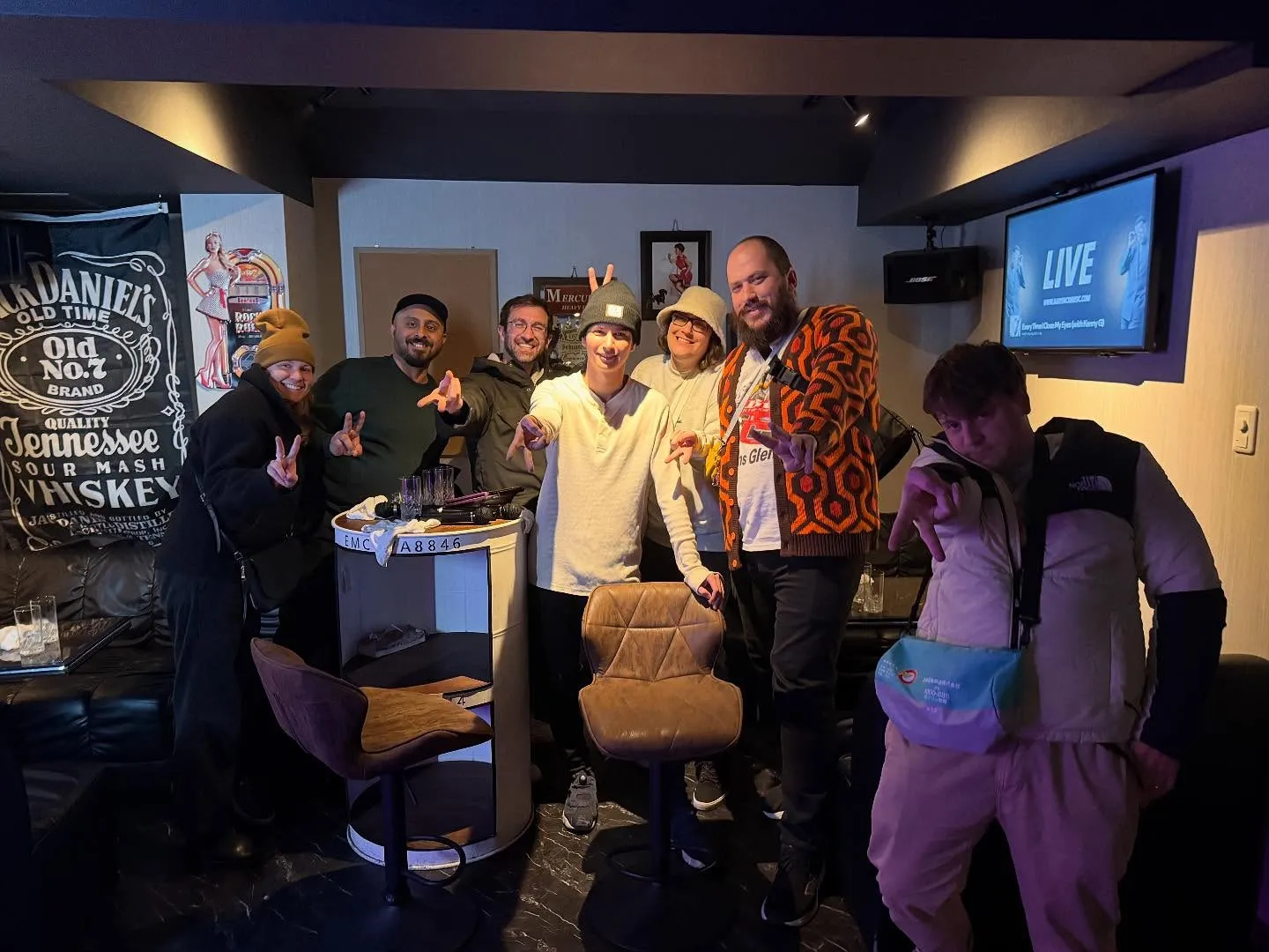 なんばでカラオケ、ダーツが無料のbar ALL-IN