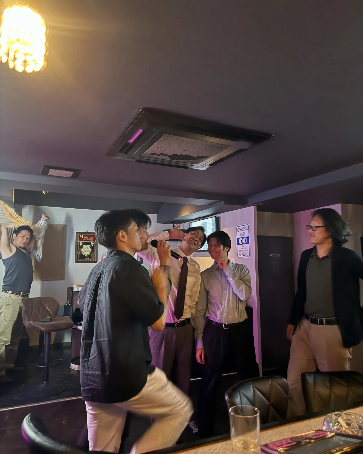 カラオケ、ダーツが無料でできるBar ALL-IN