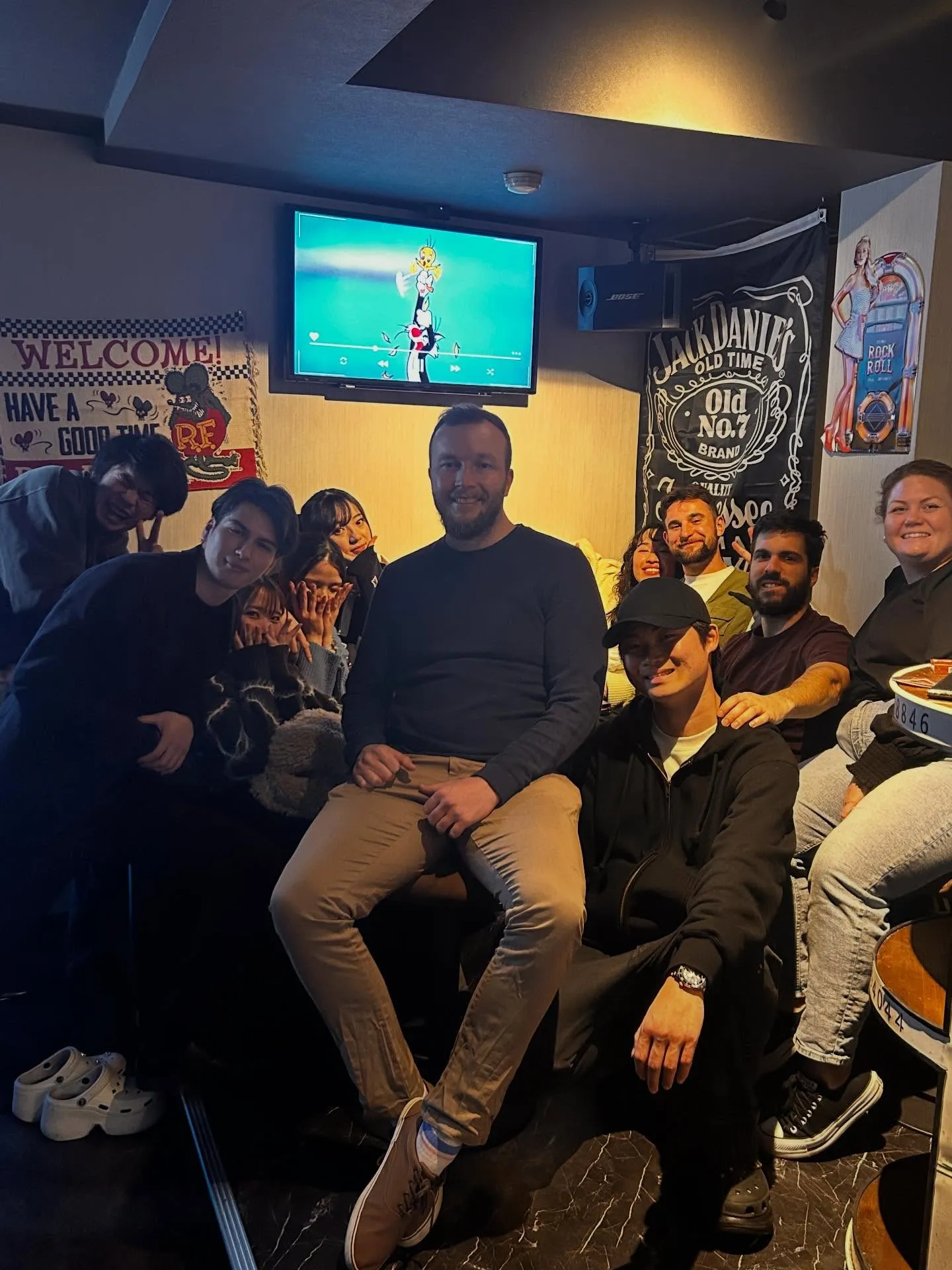 ダーツ カラオケ なんば 裏難波 BAR ALL-IN