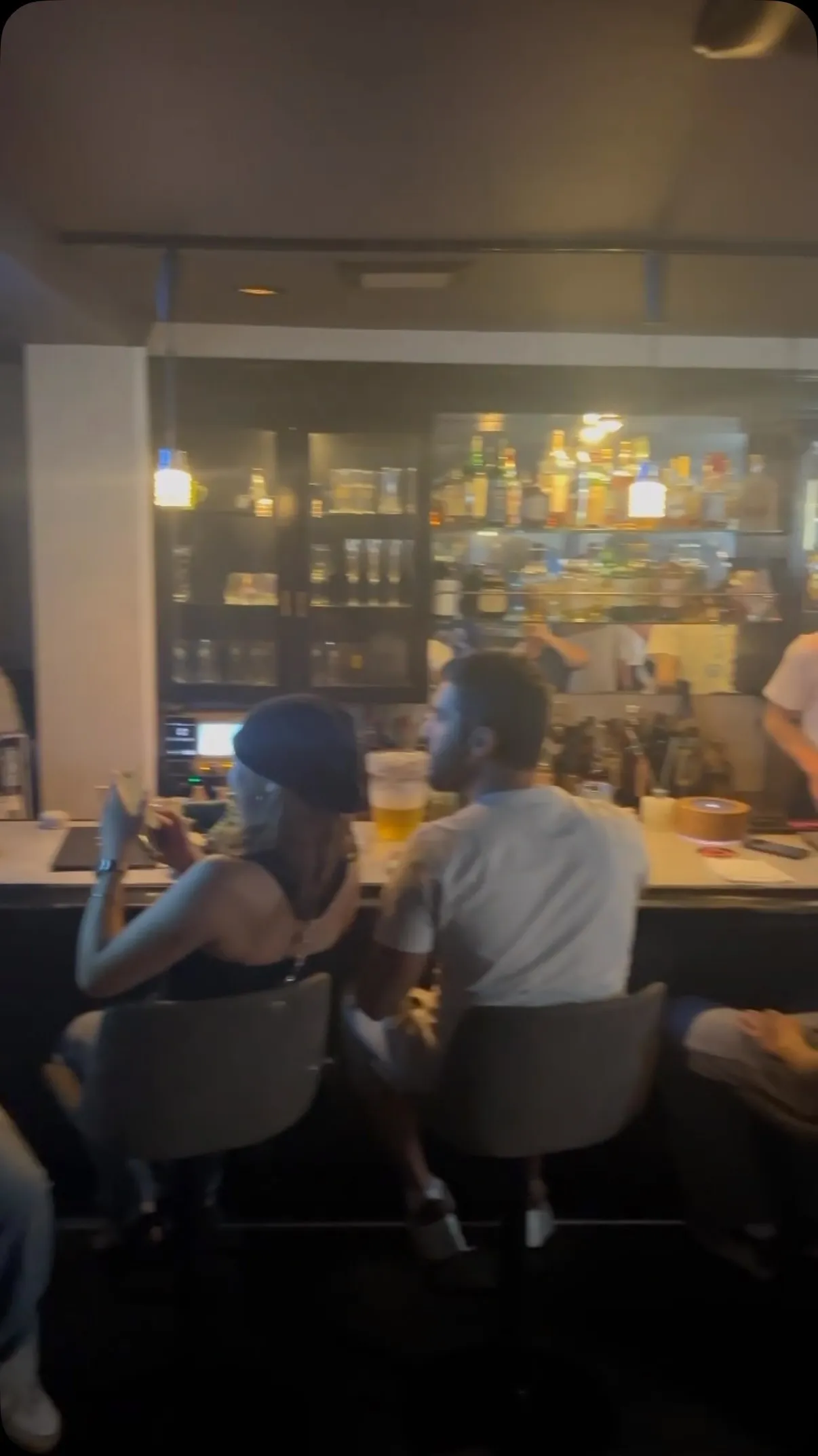 ダーツ カラオケ 無料の なんば 裏難波 バー  BAR A...
